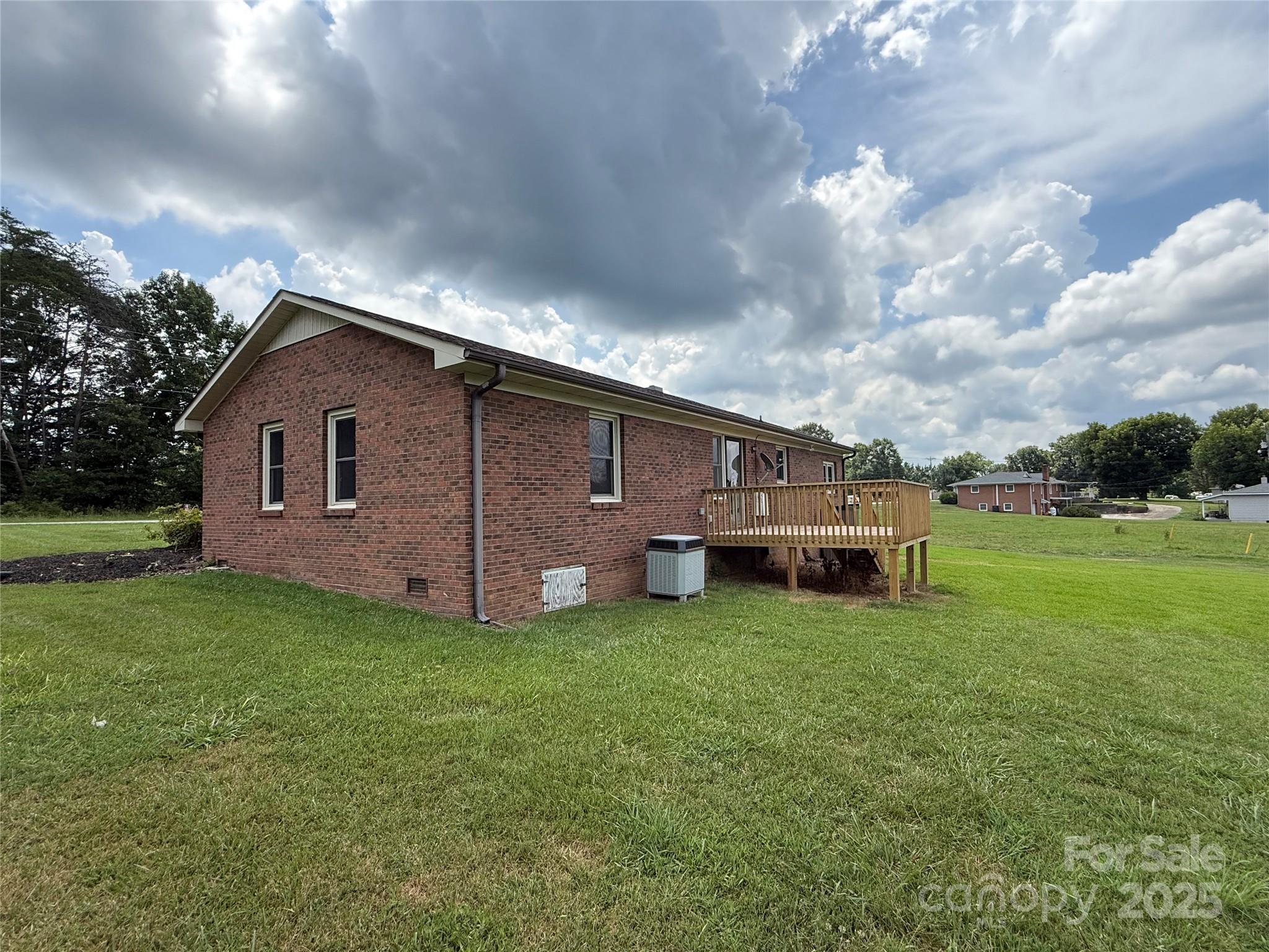 303 Mariposa Road Stanley, NC 28164 - Photo 7 of 21 Gallery Image 7