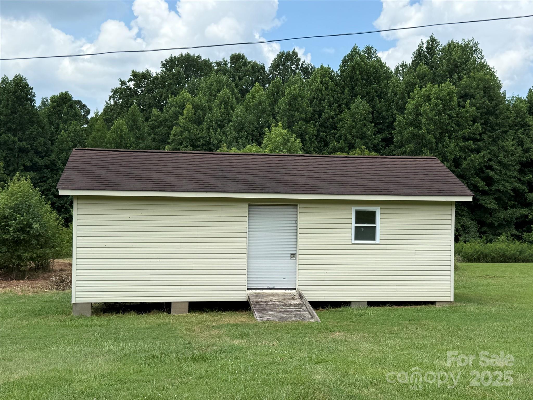 303 Mariposa Road Stanley, NC 28164 - Photo 8 of 21 Gallery Image 8