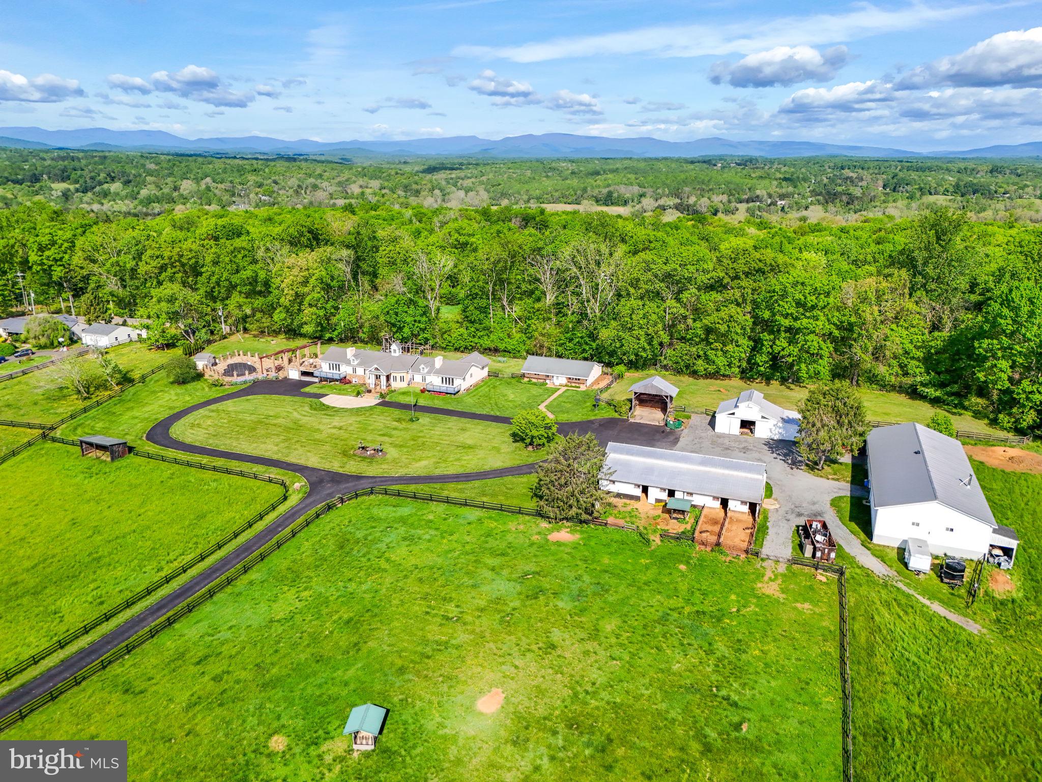 8511 Leeds Manor Road Warrenton, VA 20186 - Photo 3 of 36