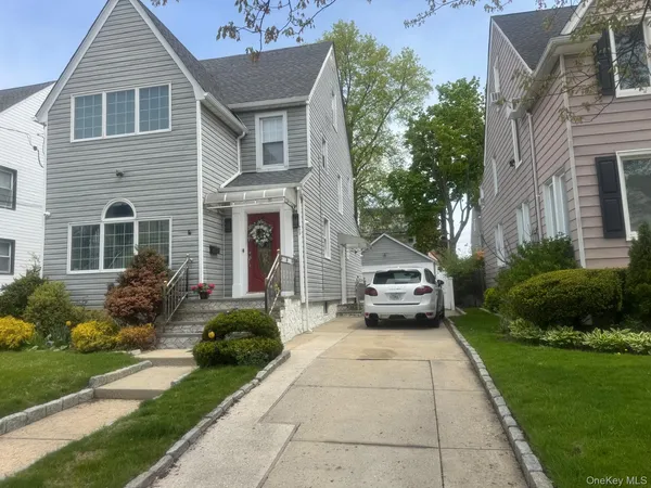 $999,999 | 29 Carstairs Road, Valley Stream, NY 11581