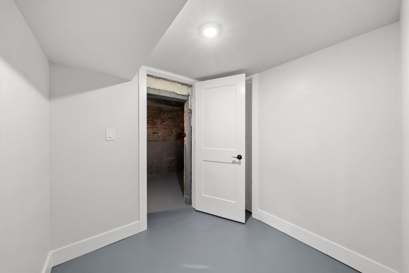 1631 North Parkside Avenue Chicago, IL 60639 - Photo 23 of 33 an empty room with closet