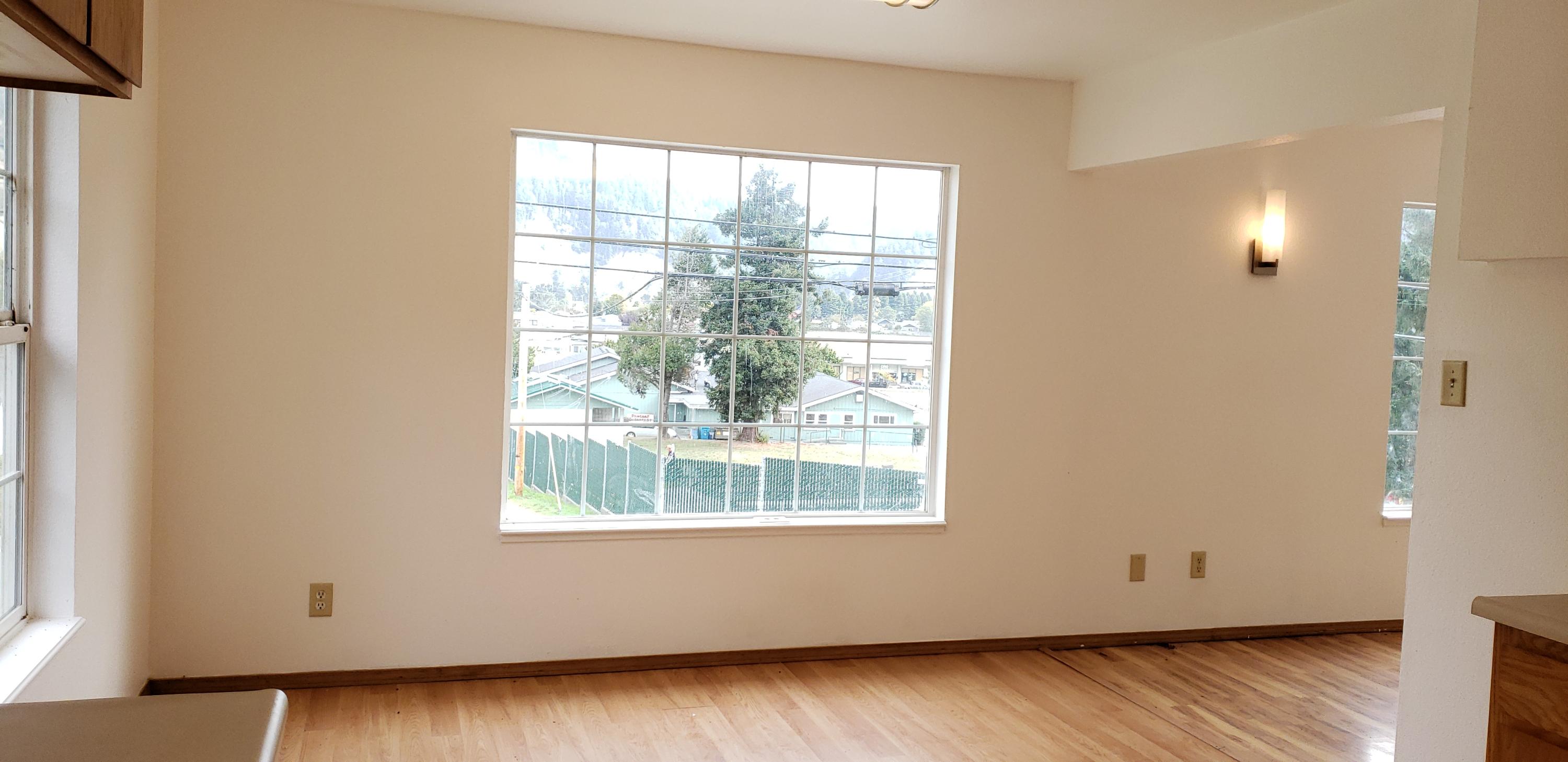 795 Pacific Avenue Rio Dell, CA 95562 - Photo 2 of 33