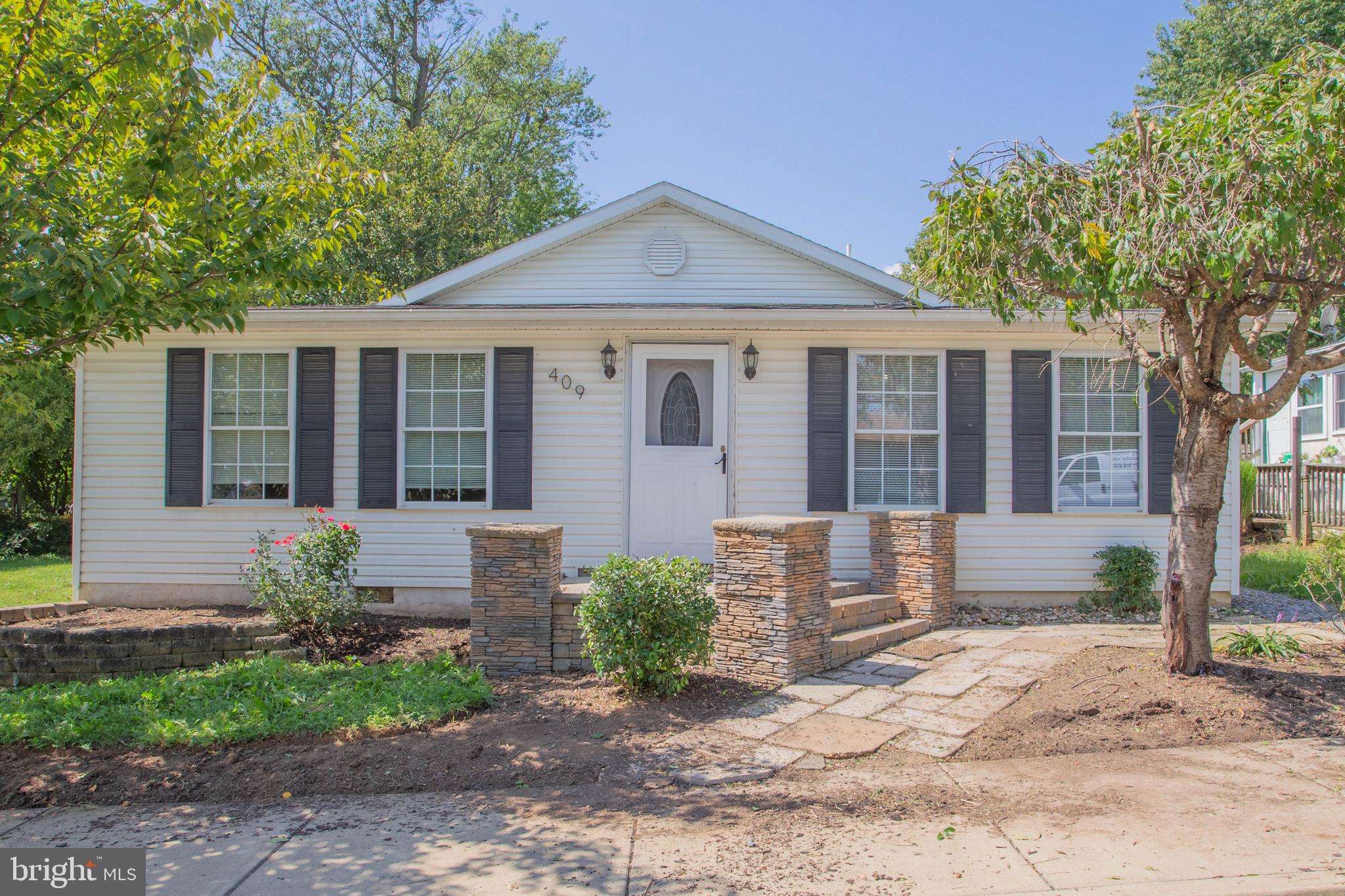 409 North Preston Street Ranson, WV 25438 - Photo 1 of 47