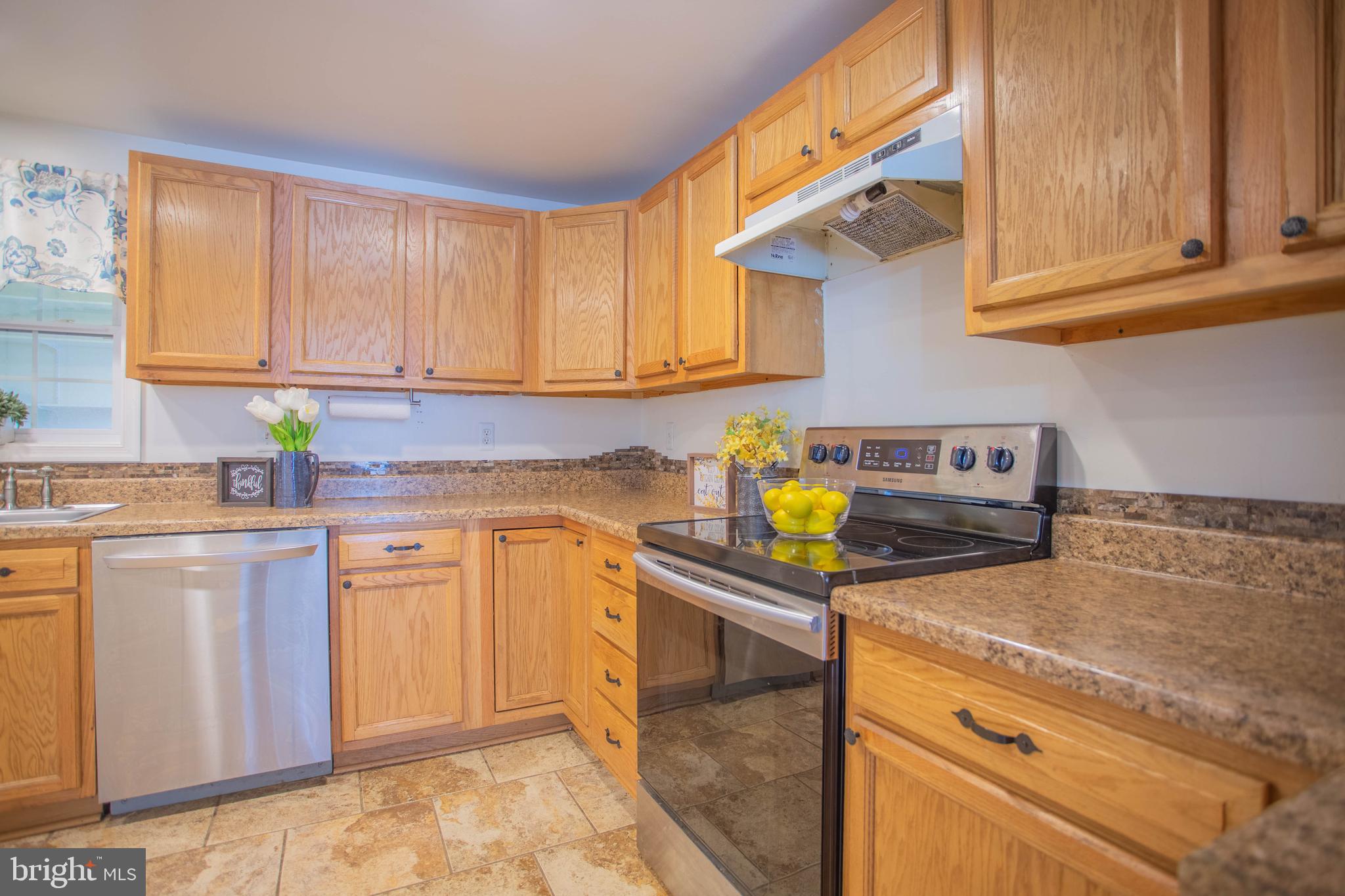409 North Preston Street Ranson, WV 25438 - Photo 10 of 47