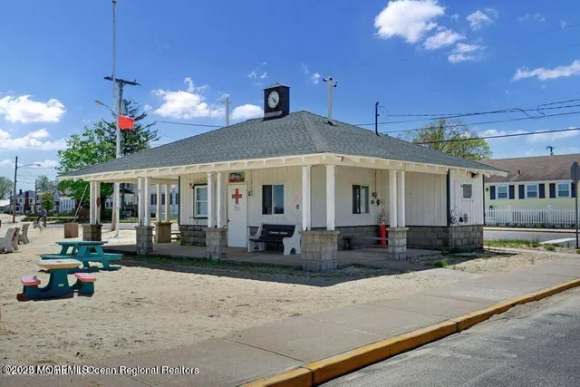 a house view with a sitting space
