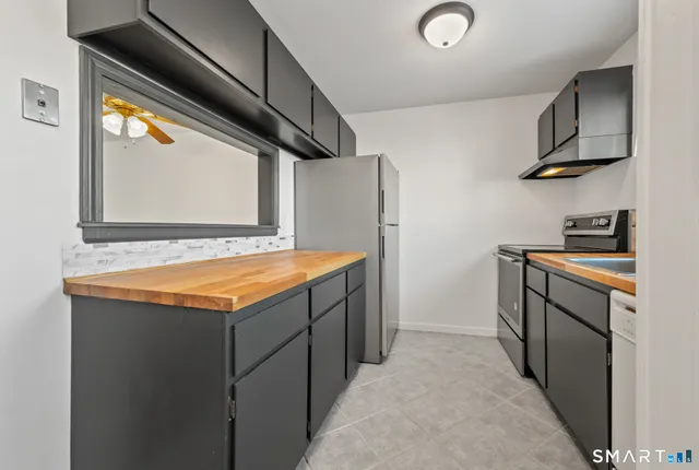 $189,900 | 16 Seymour Road, Unit 17D, East Granby, CT 06026