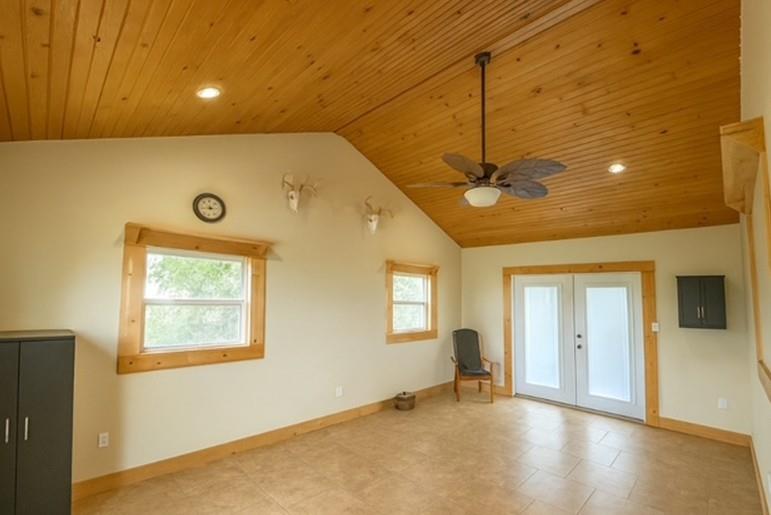 13641 Hollingsworth Road Kansas City, KS 66109 - Photo 13 of 24