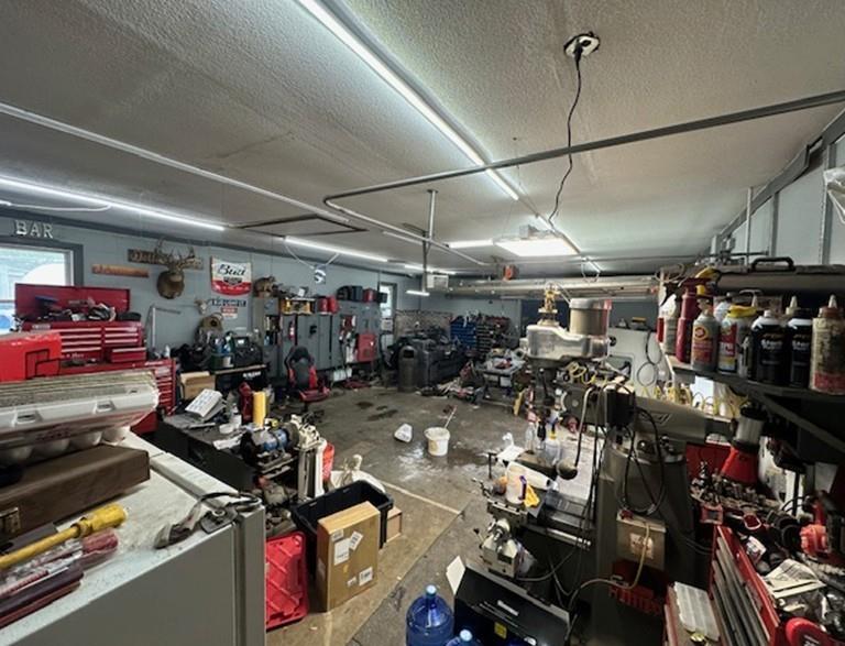 13641 Hollingsworth Road Kansas City, KS 66109 - Photo 16 of 24