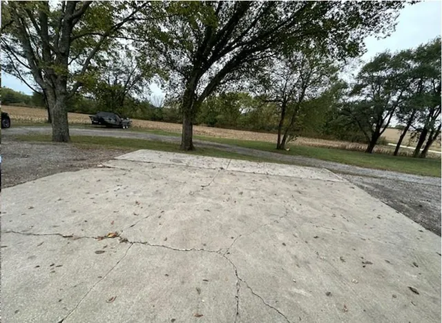 $399,000 | 13641 Hollingsworth Road, Kansas City, KS 66109