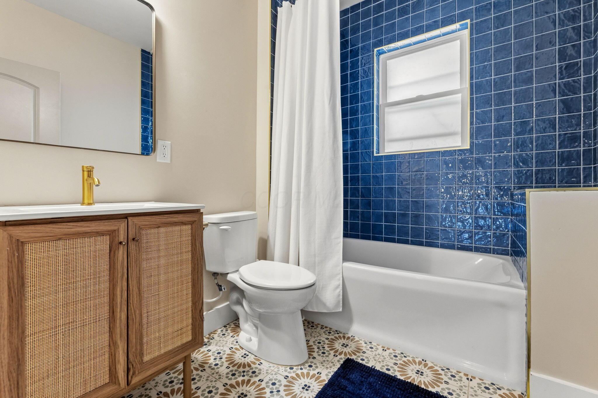 1698 Bryden Road Columbus, OH 43205 - Photo 29 of 43 Full Bath