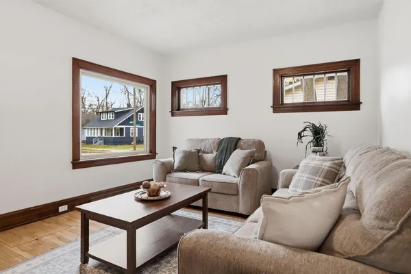 $149,900 | 16 East Cleveland Avenue, Muskegon, MI 49444