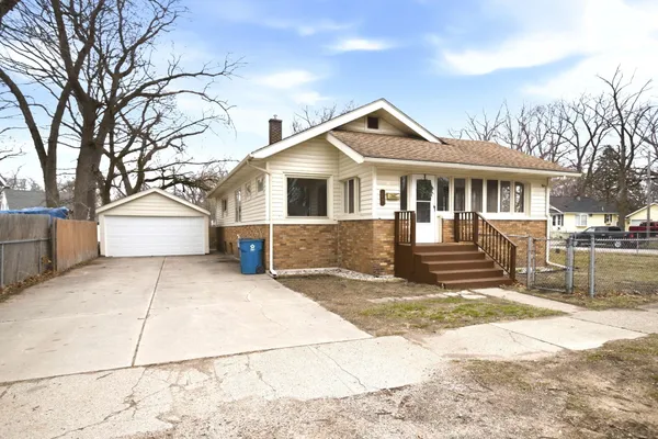 $149,900 | 16 East Cleveland Avenue, Muskegon, MI 49444