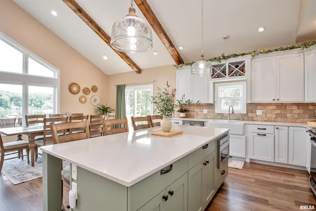 $1,100,000 | 478 Greenfield Court, Dahinda, IL 61428