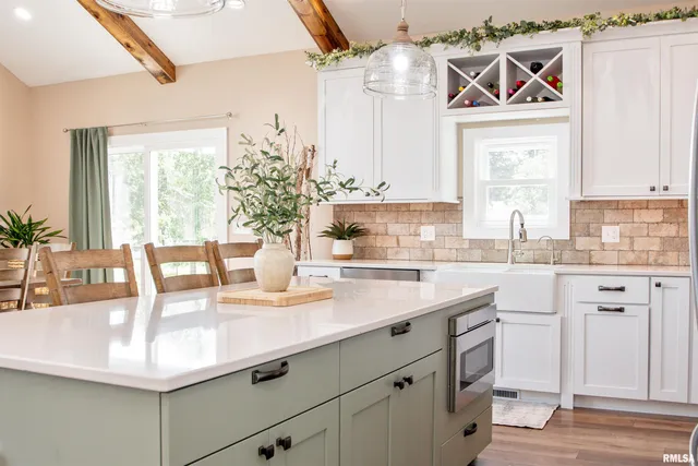 $1,100,000 | 478 Greenfield Court, Dahinda, IL 61428