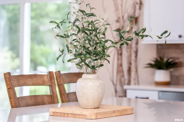 $1,100,000 | 478 Greenfield Court, Dahinda, IL 61428