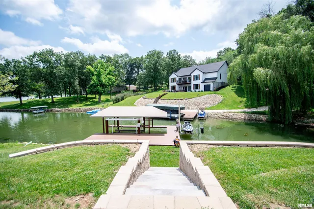 $1,100,000 | 478 Greenfield Court, Dahinda, IL 61428