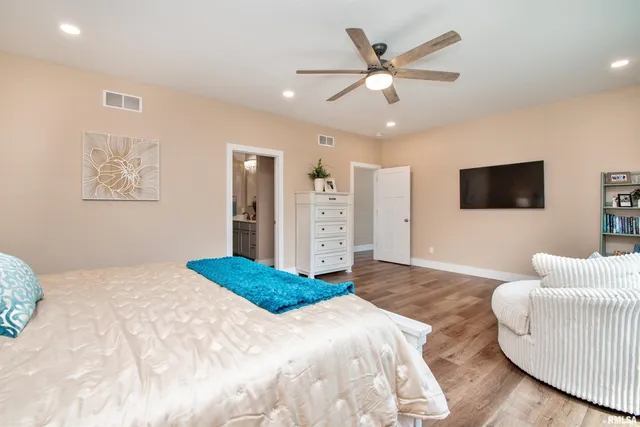 $1,100,000 | 478 Greenfield Court, Dahinda, IL 61428