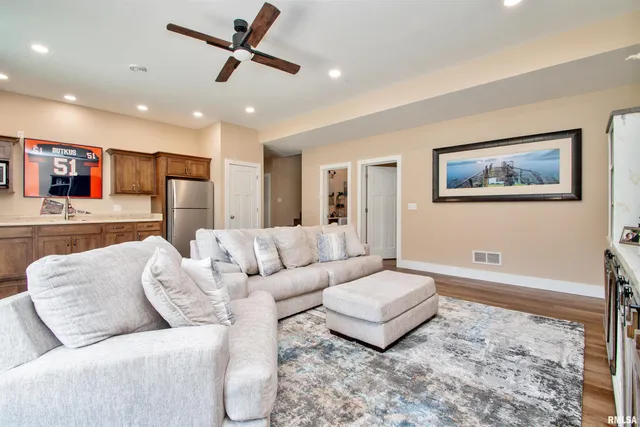 $1,100,000 | 478 Greenfield Court, Dahinda, IL 61428