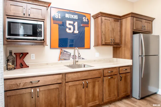 $1,100,000 | 478 Greenfield Court, Dahinda, IL 61428