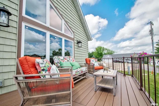 $1,100,000 | 478 Greenfield Court, Dahinda, IL 61428