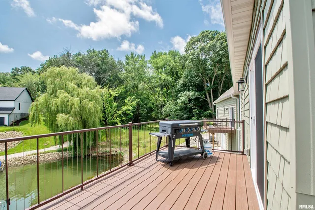 $1,100,000 | 478 Greenfield Court, Dahinda, IL 61428