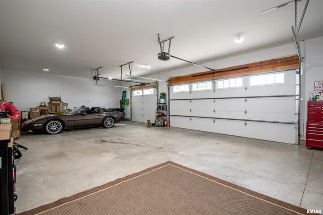 $1,100,000 | 478 Greenfield Court, Dahinda, IL 61428