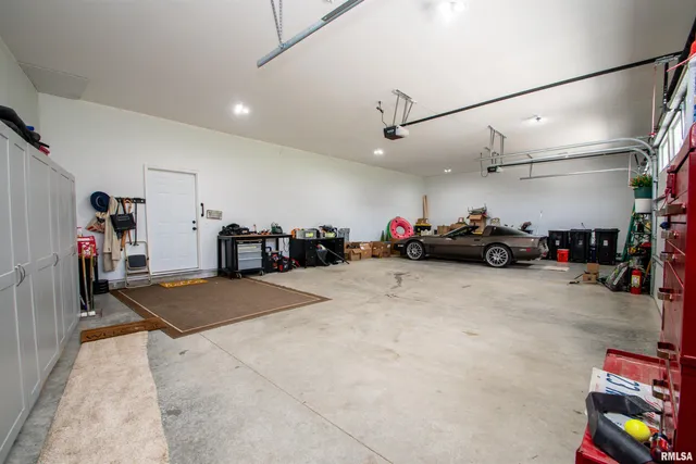 $1,100,000 | 478 Greenfield Court, Dahinda, IL 61428