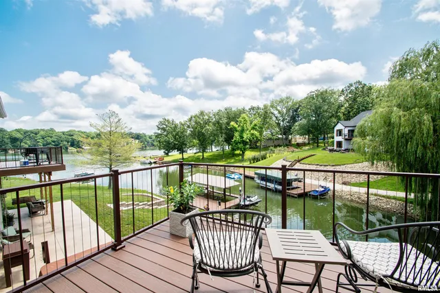 $1,100,000 | 478 Greenfield Court, Dahinda, IL 61428