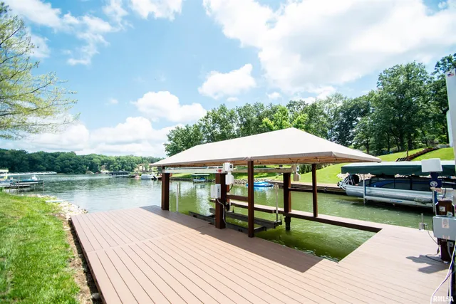 $1,100,000 | 478 Greenfield Court, Dahinda, IL 61428