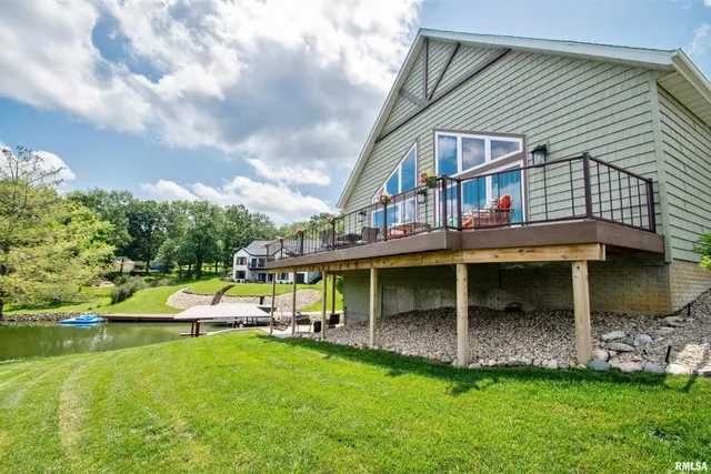 $1,100,000 | 478 Greenfield Court, Dahinda, IL 61428