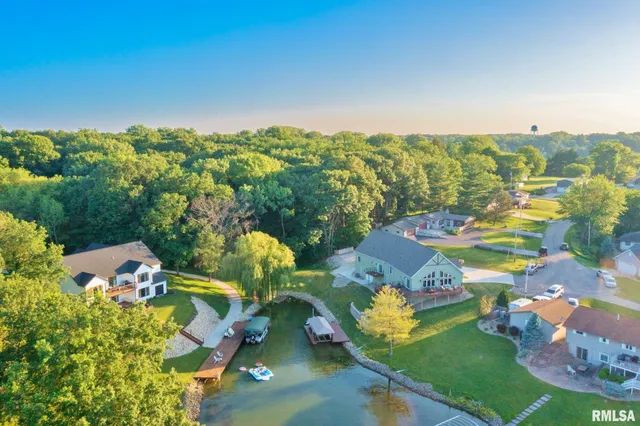 $1,100,000 | 478 Greenfield Court, Dahinda, IL 61428