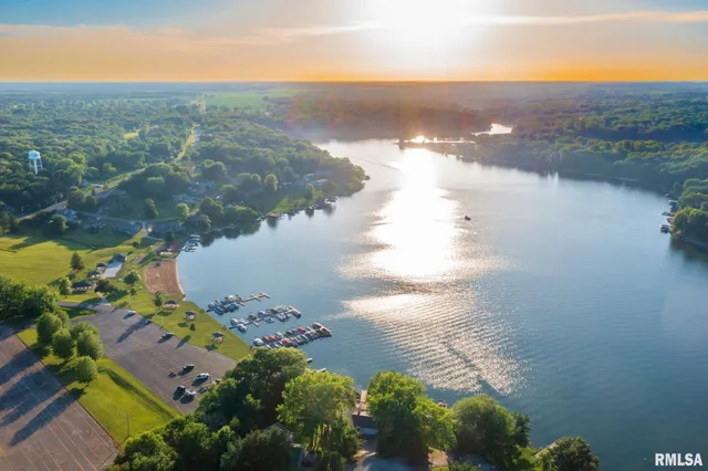 $1,100,000 | 478 Greenfield Court, Dahinda, IL 61428