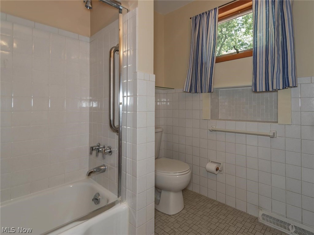 850 Joyce Road Cleveland, OH 44143 - Photo 26 of 35