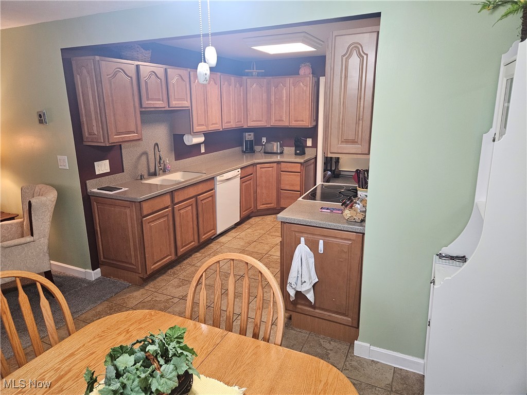 9136 Lynnhaven Road Parma Heights, OH 44130 - Photo 3 of 17