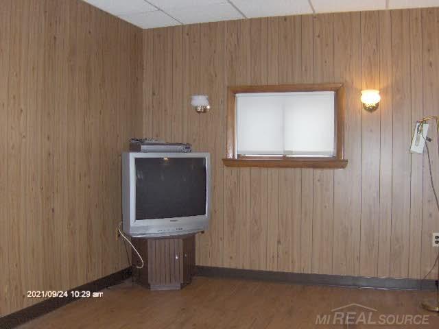 7226 Dogwood Road Lexington, MI 48450 - Photo 4 of 16 31315921-3.JPG