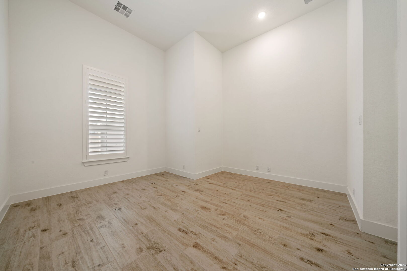 220 Corazon Boerne, TX 78006 - Photo 28 of 50 wooden floor in a room