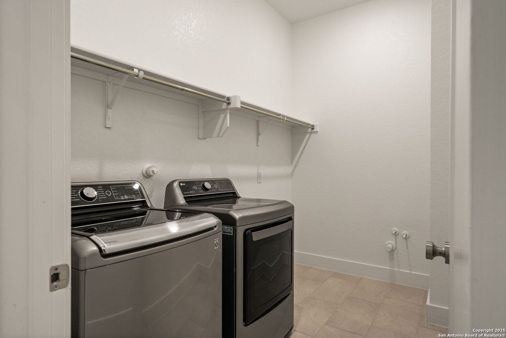 220 Corazon Boerne, TX 78006 - Photo 33 of 50 a utility room with dryer and washer