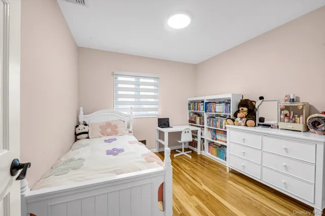 $918,000 | 12 Julliard Drive, Plainview, NY 11803