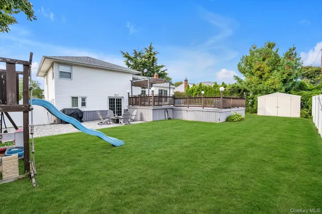 $918,000 | 12 Julliard Drive, Plainview, NY 11803