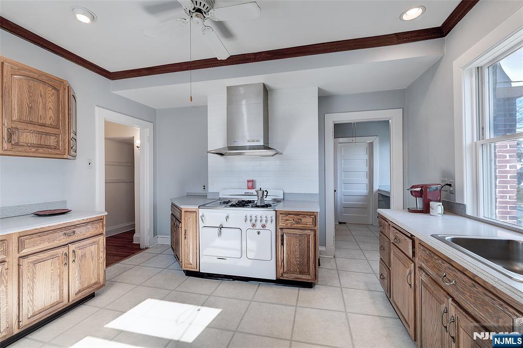 28 Godfrey Road Montclair, NJ 07043 - Photo 9 of 17