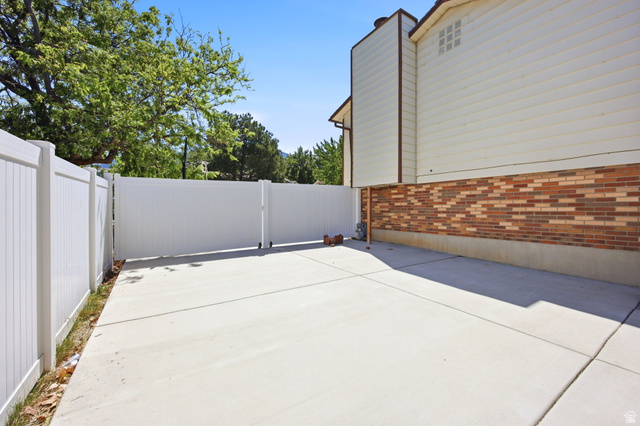 11042 Lindon Road Sandy, UT 84092 - Photo 28 of 32