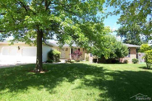 4652 Shattuck Road Saginaw, MI 48603 - Photo 1 of 12 31225120.JPG