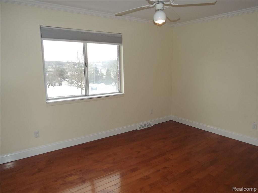 490 Miller Avenue Rochester, MI 48307 - Photo 8 of 12