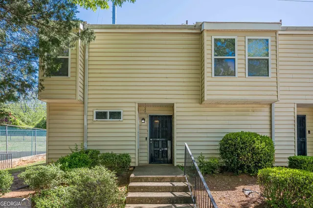 $1,375 | 2016 Oak Park Lane, Decatur, GA 30032