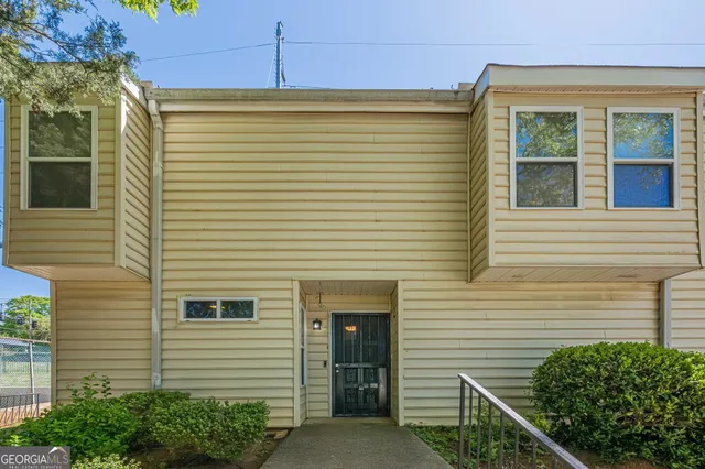 $1,375 | 2016 Oak Park Lane, Decatur, GA 30032