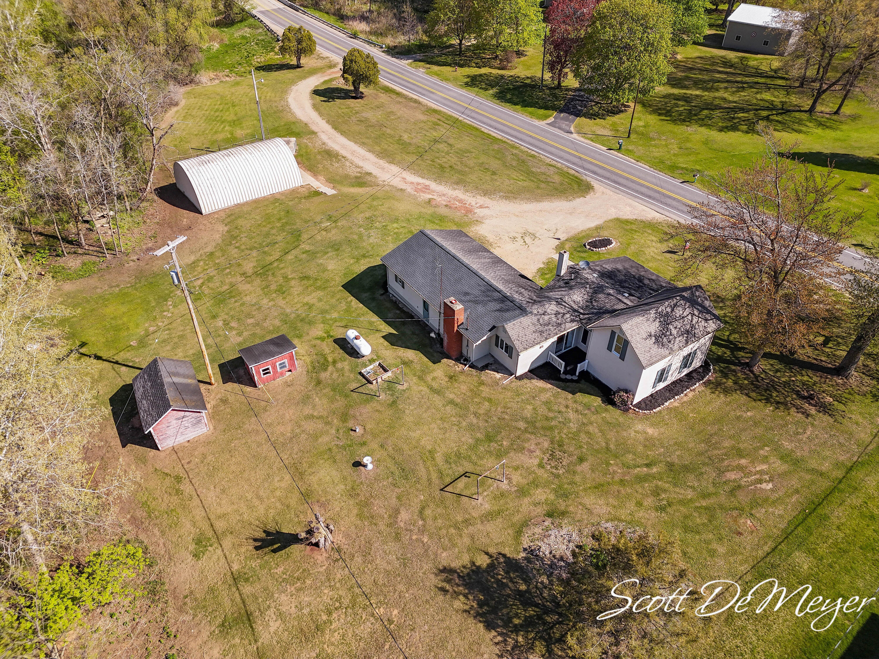 6758 Mt Hope Road Carson City, MI 48811 - Photo 34 of 38 DJI_20250509103107_0248_D