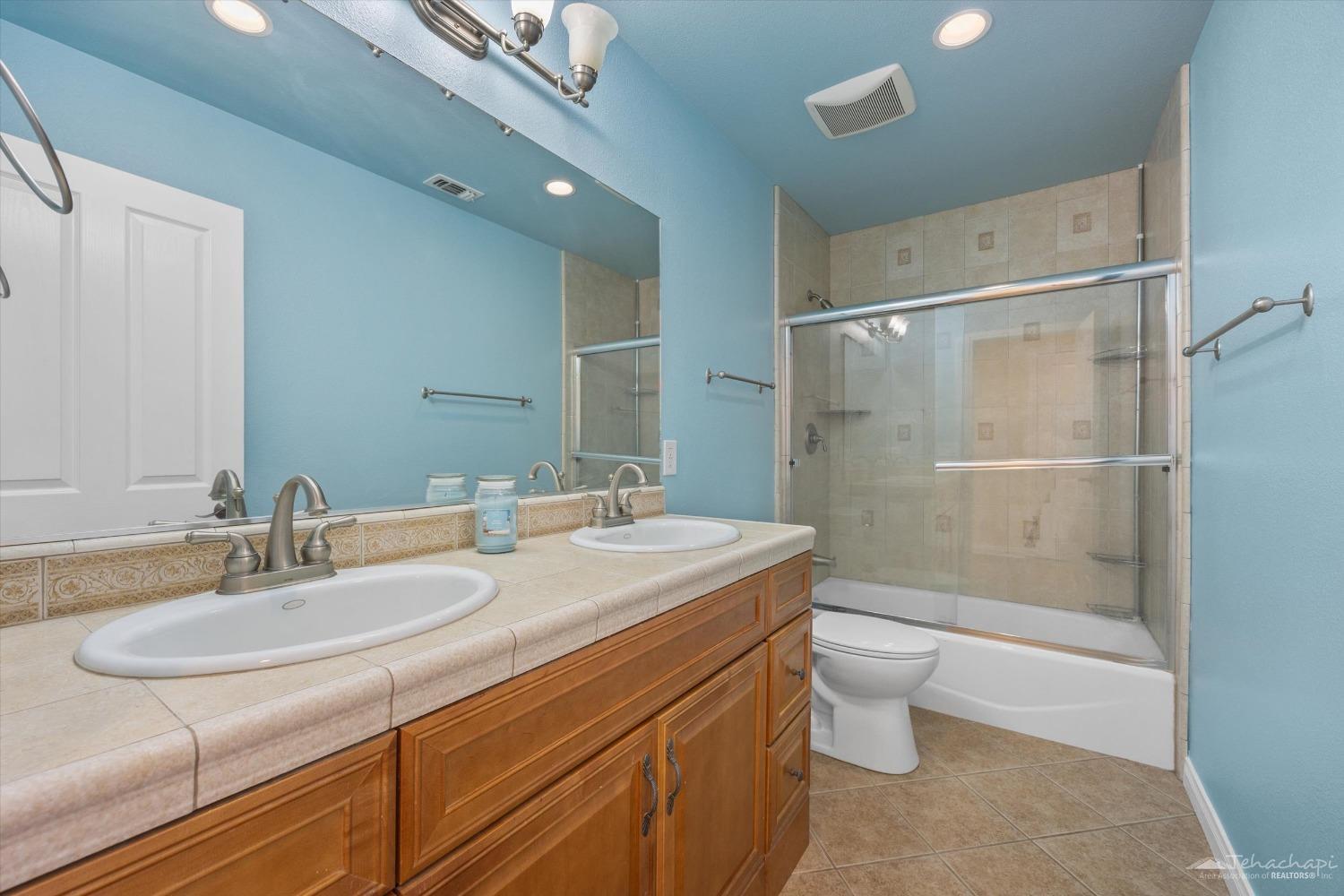 26300 Rifle Court Tehachapi, CA 93561 - Photo 18 of 34 Gallery Image 18