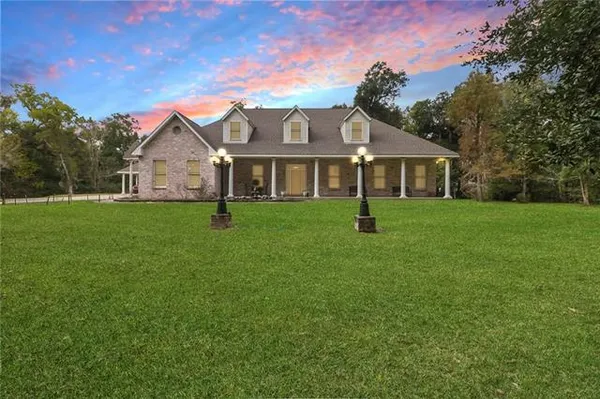 $745,000 | 5450 Barataria Boulevard, Marrero, LA 70072
