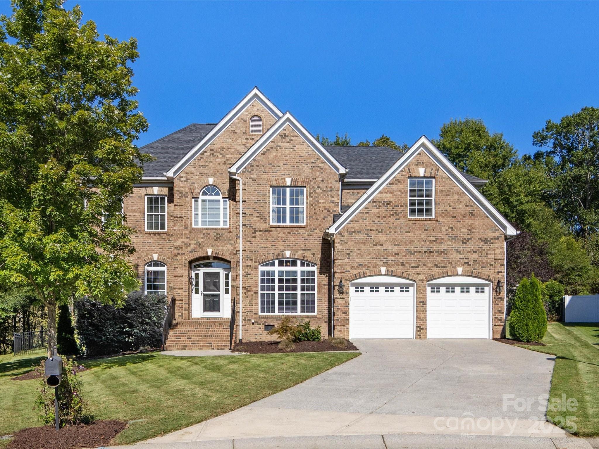 224 Clear Spring Court Fort Mill, SC 29708 - Photo 4 of 47 Gallery Image 4
