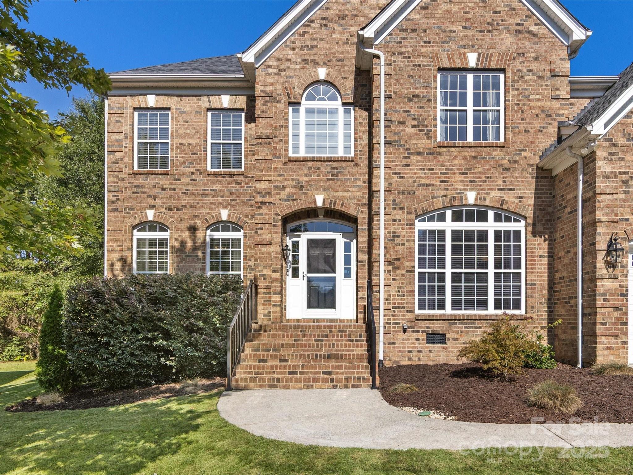 224 Clear Spring Court Fort Mill, SC 29708 - Photo 5 of 47 Gallery Image 5